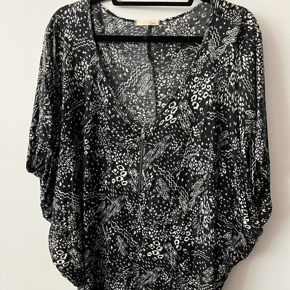 Lush Black and White Loose Fitting V Neck Top - L
